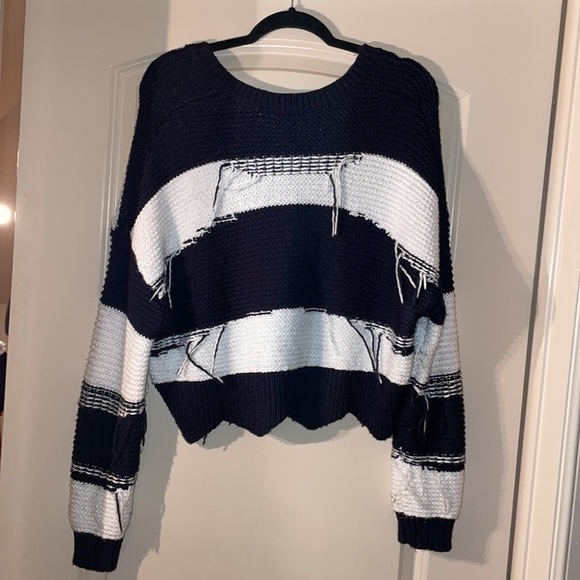 WILDFOX navy and white stripe v neck sweater - Picture 3 of 4